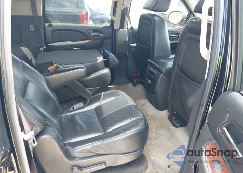 2008 Chevrolet Suburban 1500 Ltz z USA, uszkodzony, nr VIN 3GNFC16038G260258